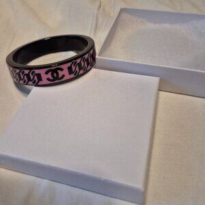 Chanel, Bangle (resin), Black & Pink, CC Logo, Digital Chainlink design, RARE